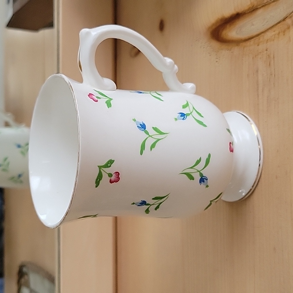 Royal Victoria Fine Bone China Floral Tea Cup